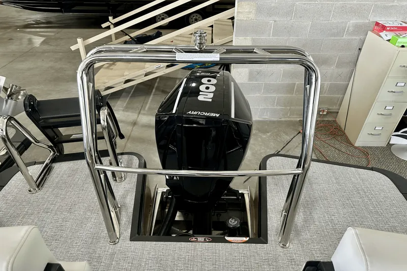 Slide: The Image of Harris 230 Cruiser 2025 - 23