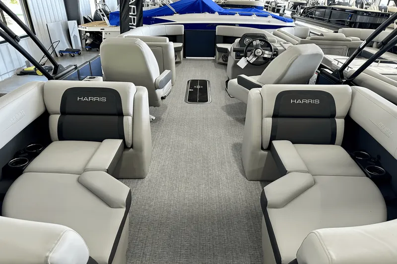 Slide: The Image of Harris 230 Cruiser 2025 - 26