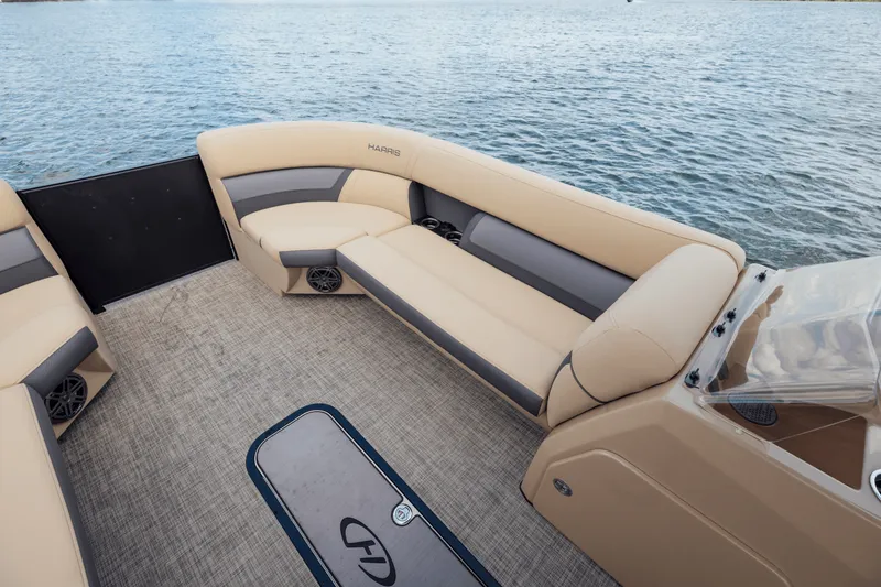 Slide: The Image of Harris 230 Cruiser 2025 - 38