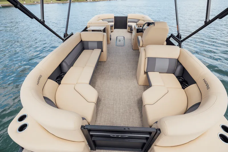 Slide: The Image of Harris 230 Cruiser 2025 - 64