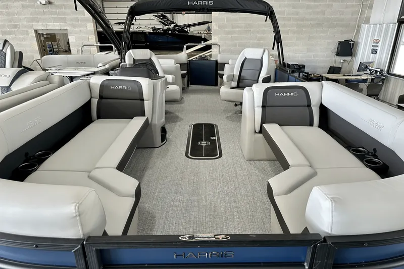 Slide: The Image of Harris 230 Cruiser 2025 - 8
