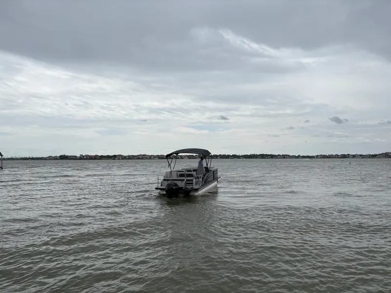 Slide: The Image of Harris 230 Cruiser 2025 - 14
