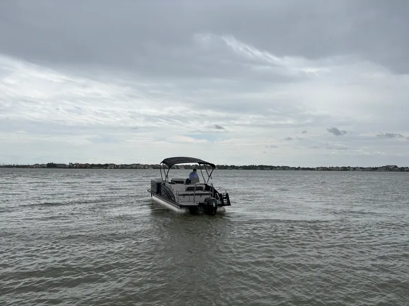Slide: The Image of Harris 230 Cruiser 2025 - 16