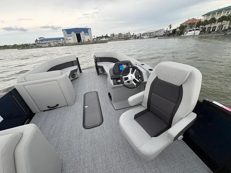 Slide: The Image of Harris 230 Cruiser 2025 - 23