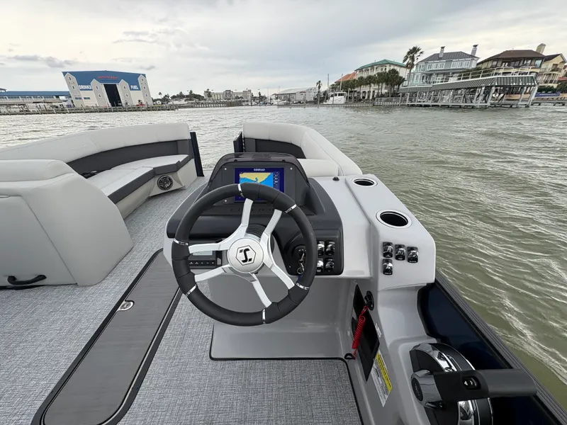 Slide: The Image of Harris 230 Cruiser 2025 - 27