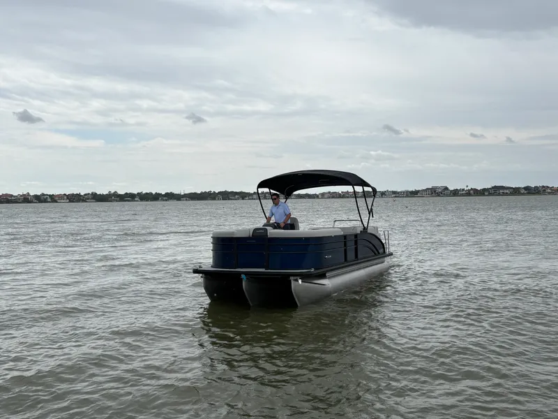 Slide: The Image of Harris 230 Cruiser 2025 - 3
