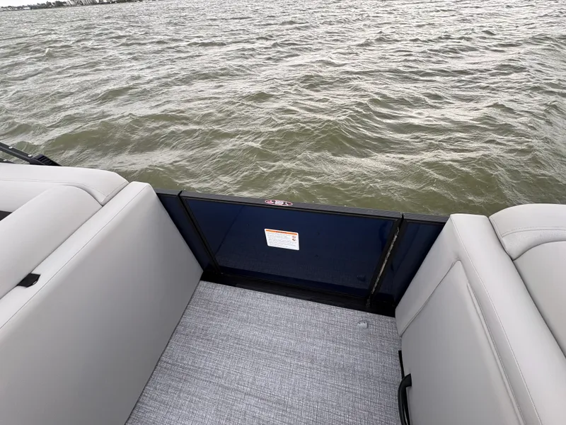 Slide: The Image of Harris 230 Cruiser 2025 - 38