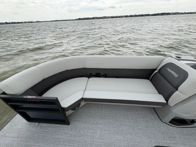 Slide: The Image of Harris 230 Cruiser 2025 - 40
