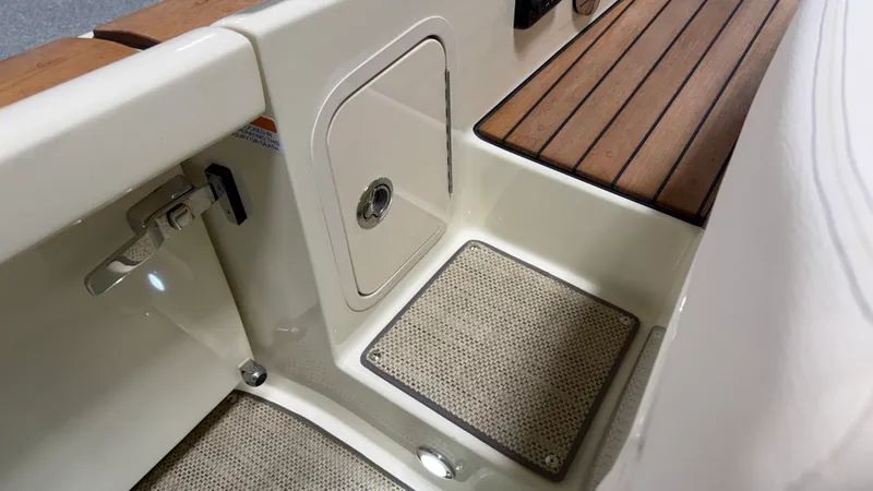 Slide: The Image of Chris-Craft LAUNCH 25 2020 - 30