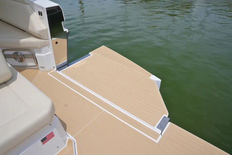Slide: The Image of Cruisers 38 GLS 2026 - 10