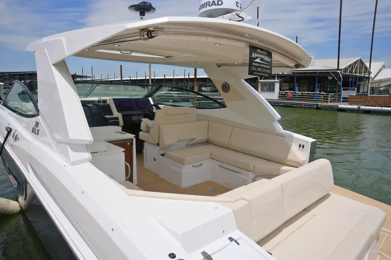 Slide: The Image of Cruisers 38 GLS 2026 - 12