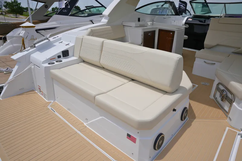 Slide: The Image of Cruisers 38 GLS 2026 - 15