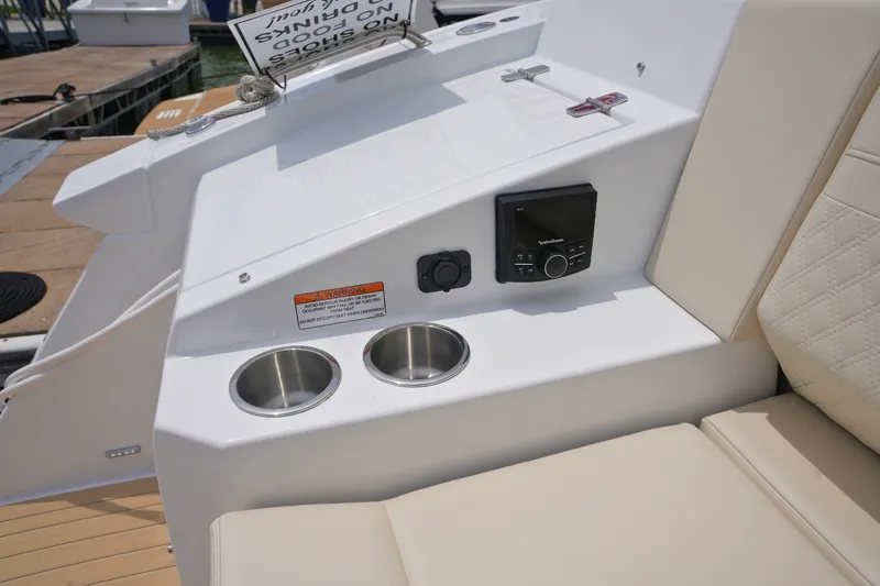 Slide: The Image of Cruisers 38 GLS 2026 - 19