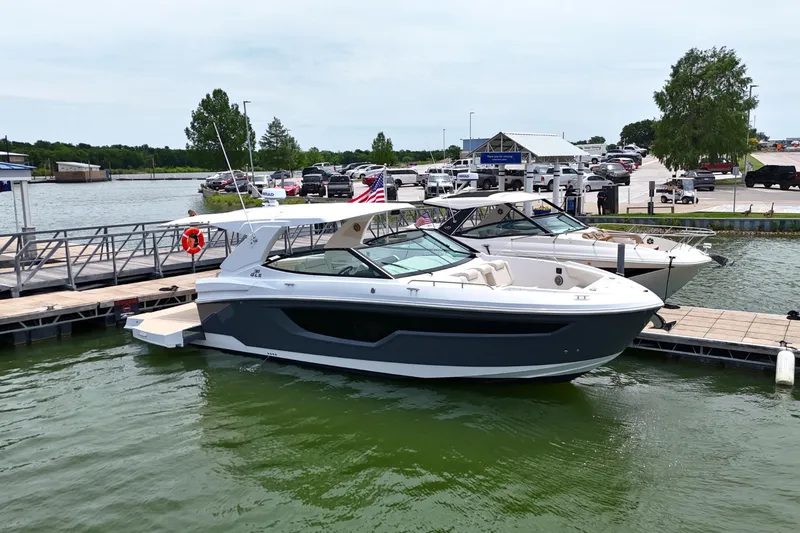 Slide: The Image of Cruisers 38 GLS 2026 - 2