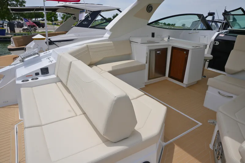 Slide: The Image of Cruisers 38 GLS 2026 - 22