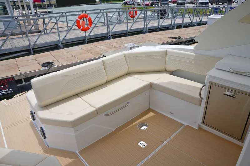 Slide: The Image of Cruisers 38 GLS 2026 - 25