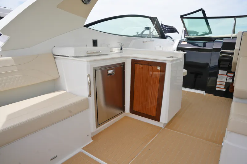 Slide: The Image of Cruisers 38 GLS 2026 - 27