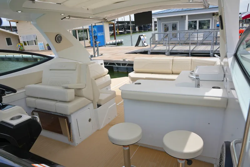 Slide: The Image of Cruisers 38 GLS 2026 - 32