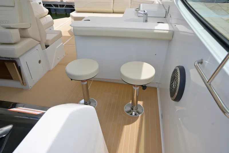 Slide: The Image of Cruisers 38 GLS 2026 - 35