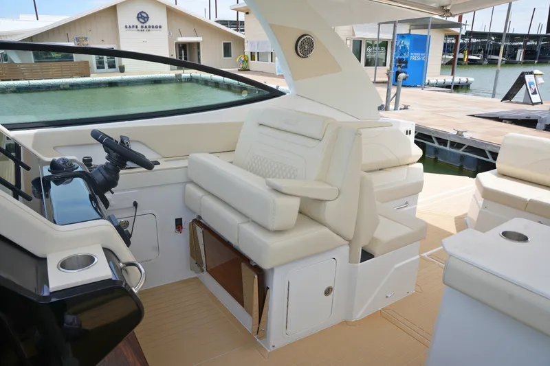 Slide: The Image of Cruisers 38 GLS 2026 - 37