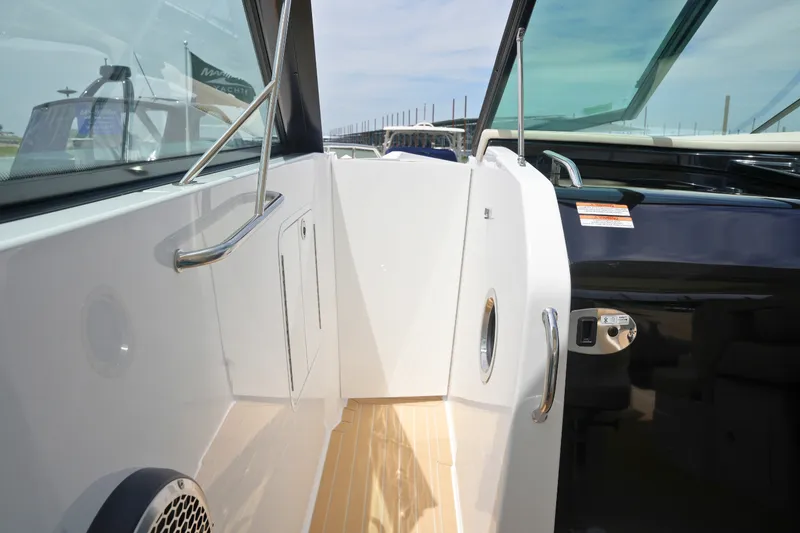 Slide: The Image of Cruisers 38 GLS 2026 - 45