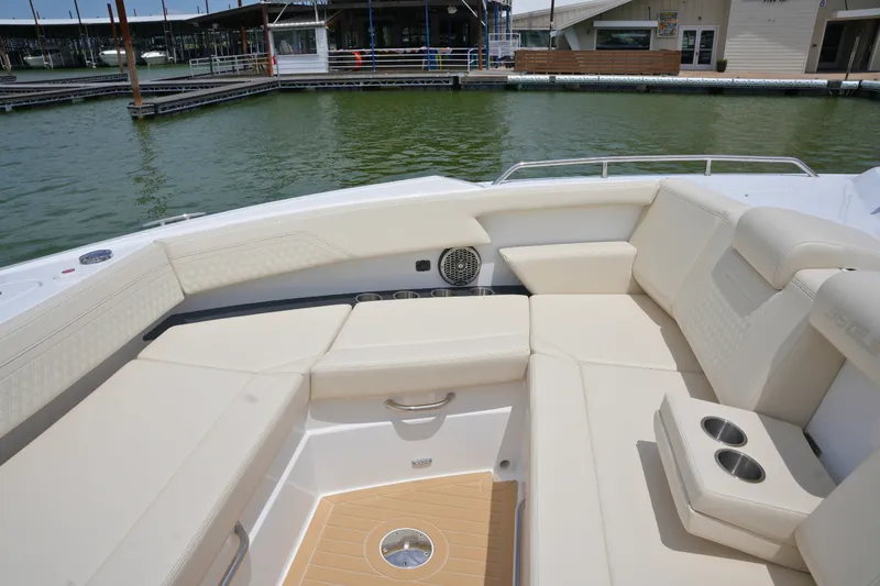 Slide: The Image of Cruisers 38 GLS 2026 - 49