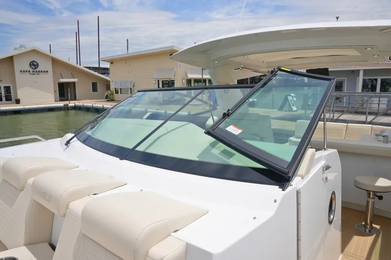 Slide: The Image of Cruisers 38 GLS 2026 - 51