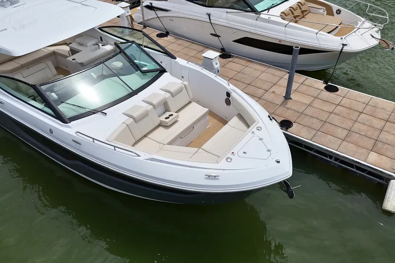 Slide: The Image of Cruisers 38 GLS 2026 - 7