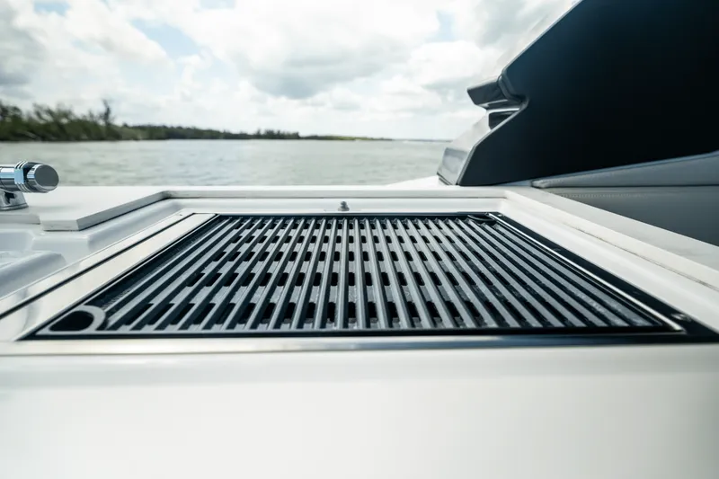 Slide: The Image of Cruisers 34 GLS Outboard 2025 - 9