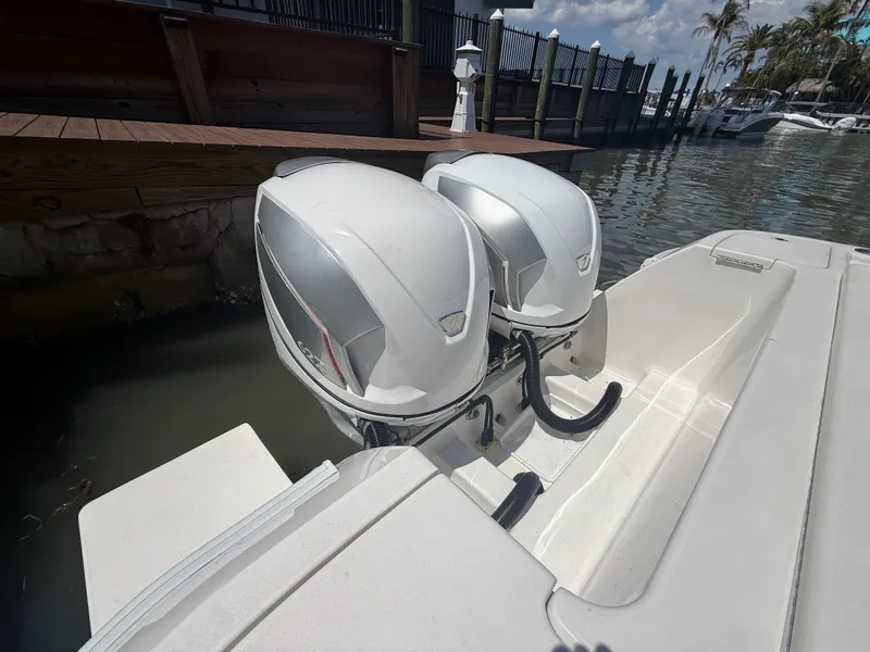 Slide: The Image of Intrepid 375 CC 2018 - 13