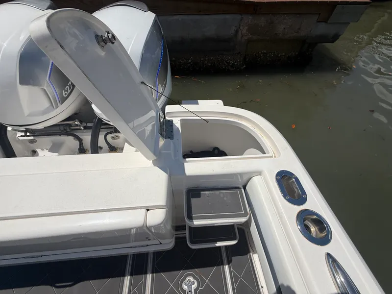 Slide: The Image of Intrepid 375 CC 2018 - 15