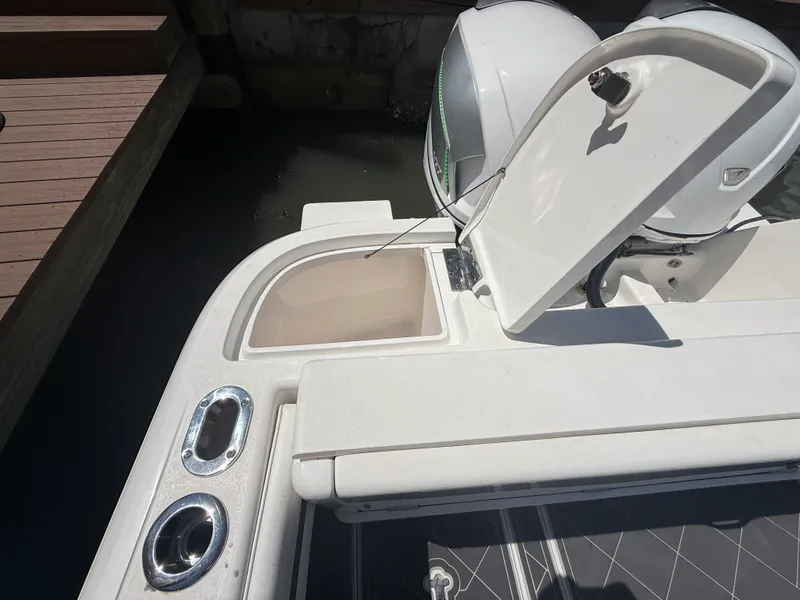 Slide: The Image of Intrepid 375 CC 2018 - 16