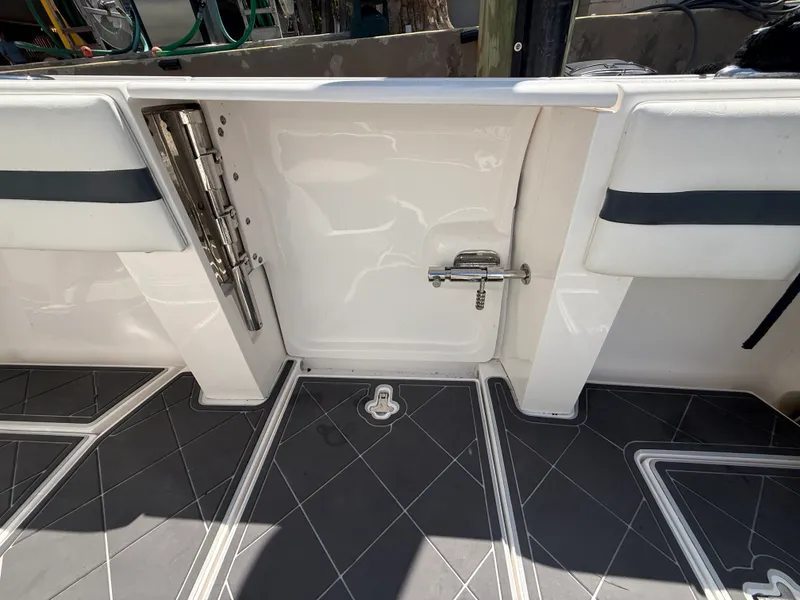 Slide: The Image of Intrepid 375 CC 2018 - 21