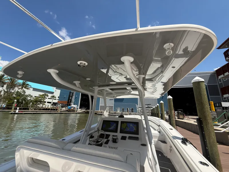 Slide: The Image of Intrepid 375 CC 2018 - 24