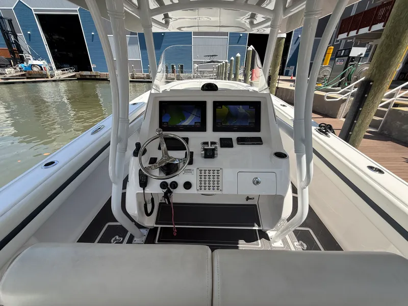 Slide: The Image of Intrepid 375 CC 2018 - 28