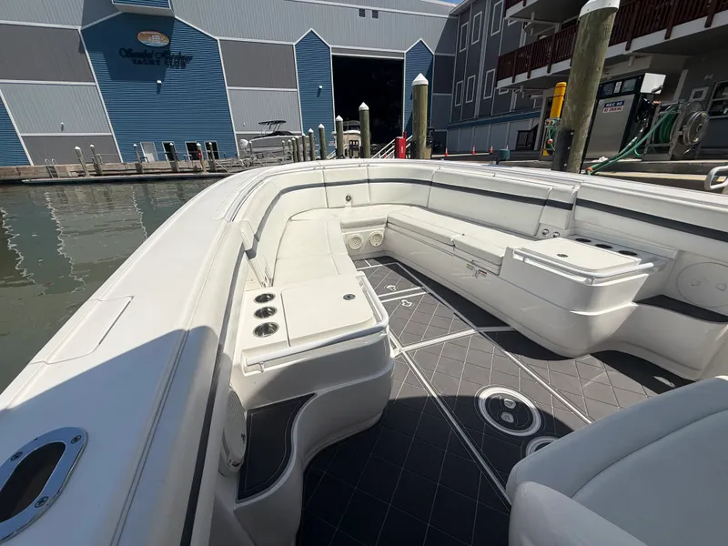 Slide: The Image of Intrepid 375 CC 2018 - 39