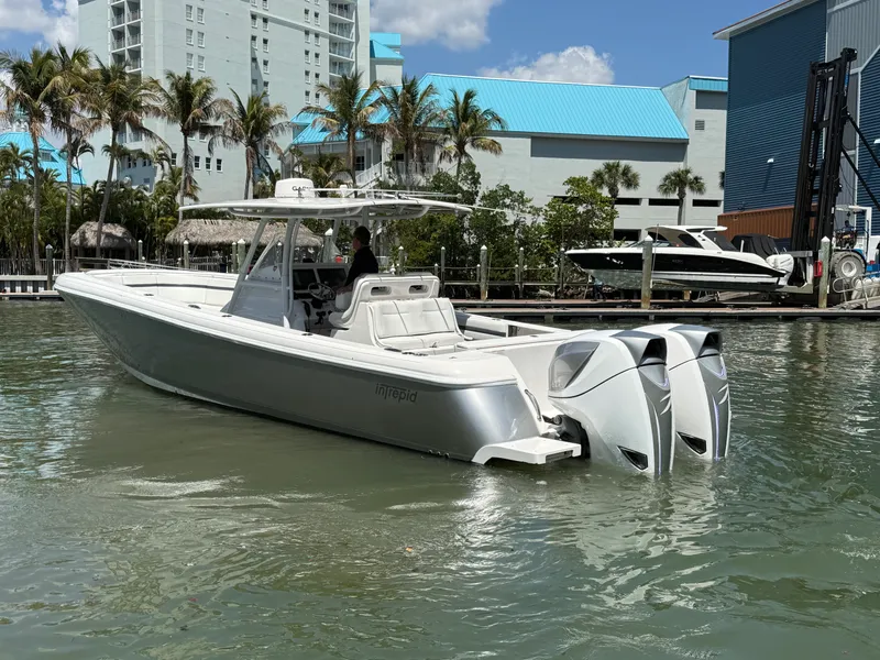 Slide: The Image of Intrepid 375 CC 2018 - 6
