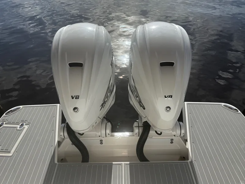 Slide: The Image of Regal 36 XO 2022 - 15