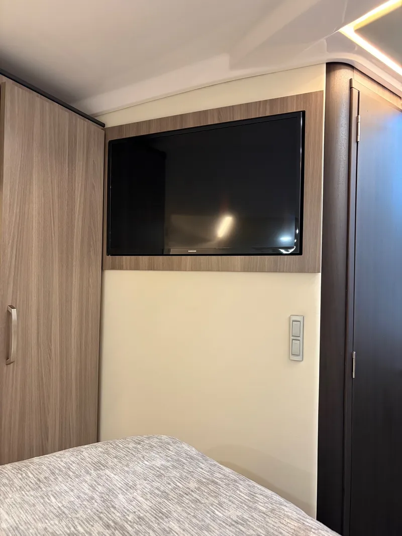 Slide: The Image of Regal 36 XO 2022 - 64