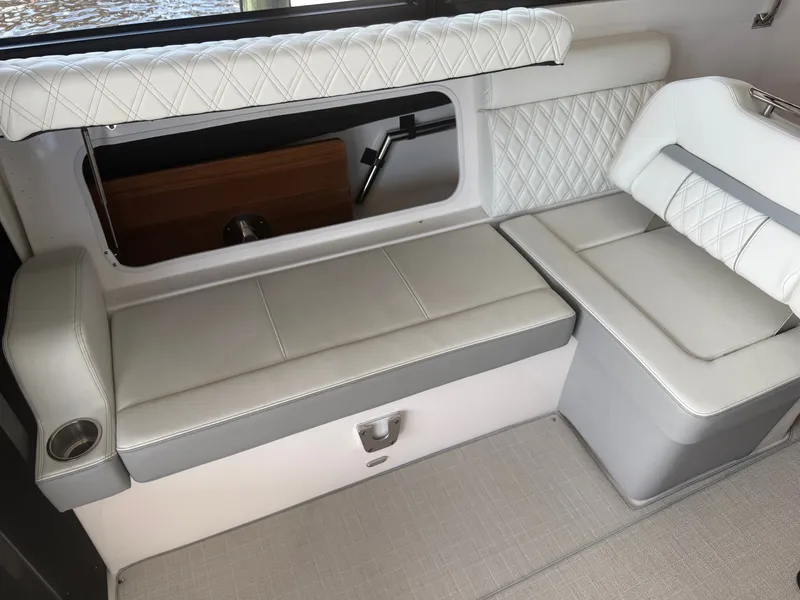 Slide: The Image of Regal 36 XO 2022 - 45