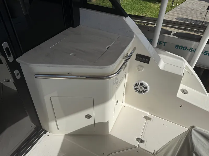 Slide: The Image of Regal 36 XO 2022 - 29