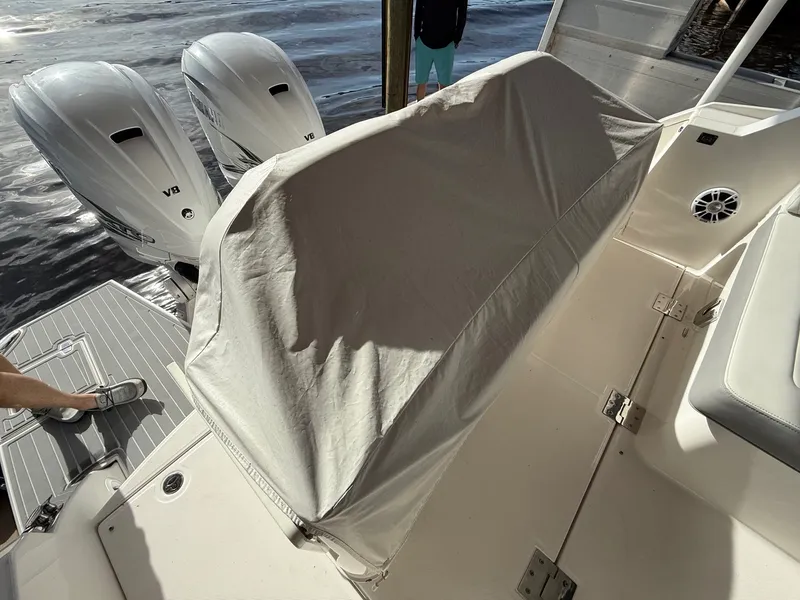 Slide: The Image of Regal 36 XO 2022 - 20