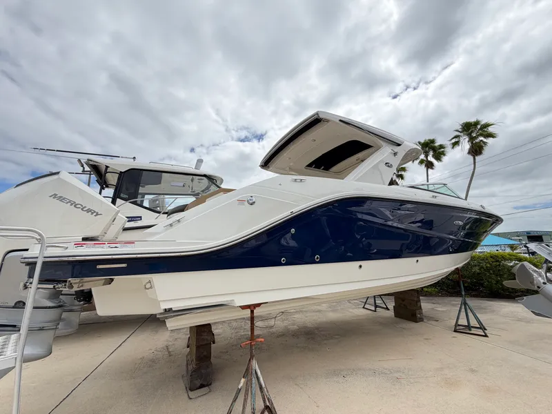 The Image of Sea Ray SLX 310 Outboard 2026 - 0