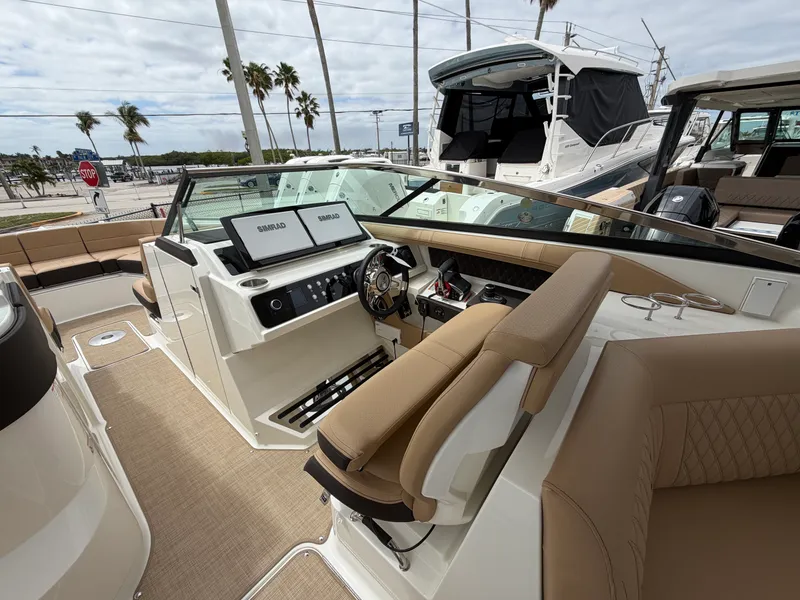 Slide: The Image of Sea Ray SLX 310 Outboard 2026 - 23