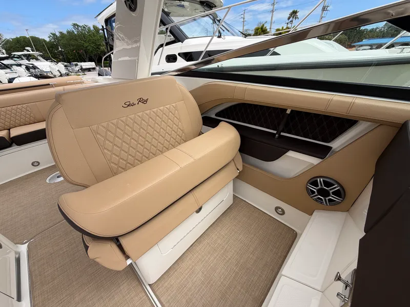 Slide: The Image of Sea Ray SLX 310 Outboard 2026 - 32