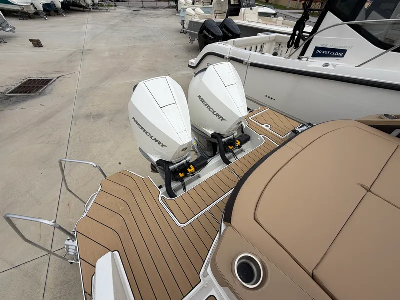 Slide: The Image of Sea Ray SLX 310 Outboard 2026 - 4