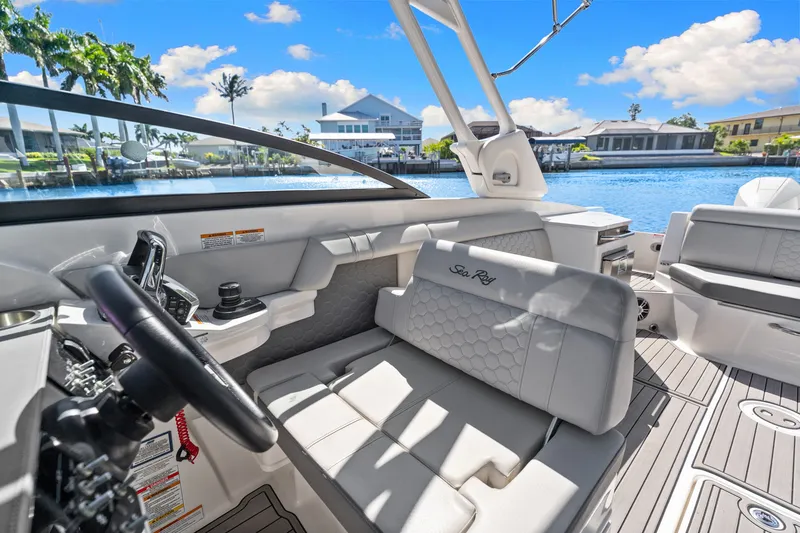 Slide: The Image of Sea Ray 290 SDX OB 2023 - 21