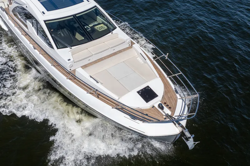 Slide: The Image of Azimut 55S 2015 - 13