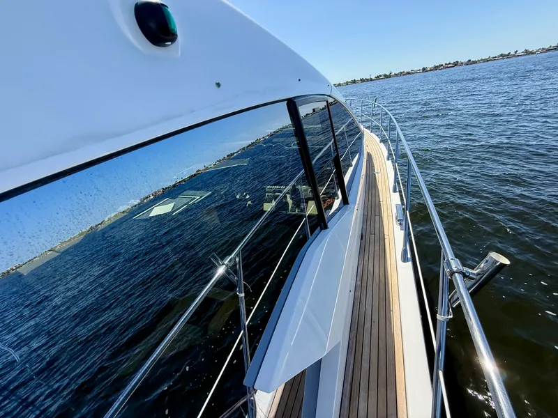 Slide: The Image of Azimut 55S 2015 - 36