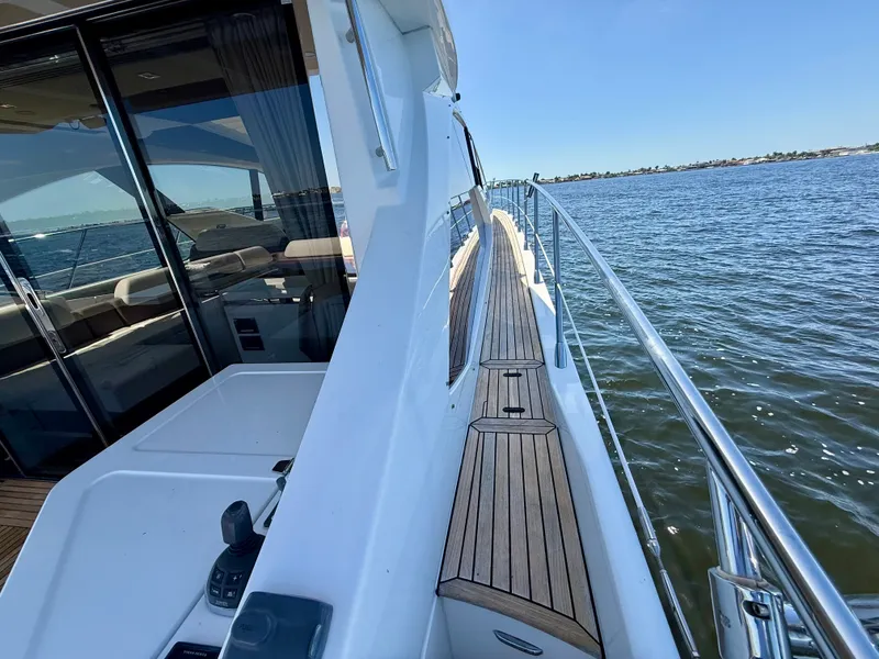 Slide: The Image of Azimut 55S 2015 - 37